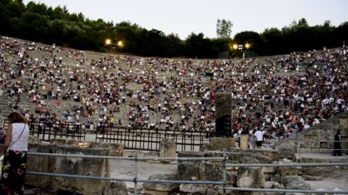 Συνδικαλισμός από τα παλιά: Αναβάλλεται η &quot;Μήδεια&quot; του Μποστ στην Επίδαυρο, γιατί το σωματείο θέλει διαβεβαιώσεις ...γραπτώς