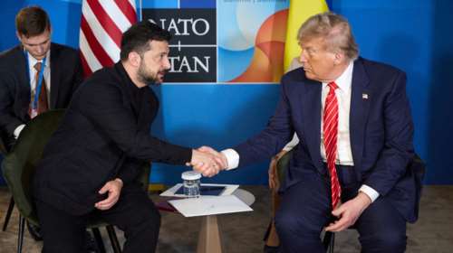 Τα &quot;γυρίζει&quot; ο Τραμπ: Ο Ζελένσκι δεν πρέπει να βάλει στο στόχαστρο τη Μόσχα