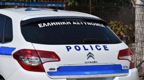 Σοκ στη Λαμία: Μαχαίρωσε μέχρι θανάτου τη γειτόνισσά του και πήγε για καφέ