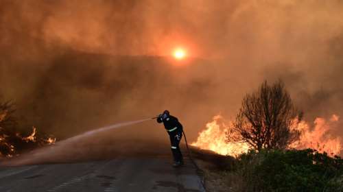 Ρέθυμνο: Καλύτερη η εικόνα από τη φωτιά στα Σελλιά - Προειδοποιητικό μήνυμα του 112