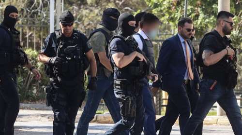 Μαφία της Μυκόνου: Επιχειρηματίας- εργολάβος ερευνάται ως ηθικός αυτουργός της δολοφονίας του τοπογράφου