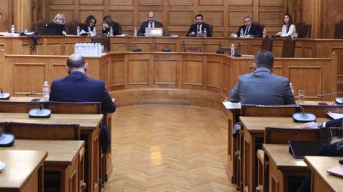 Χαμός στην Εξεταστική για τα Τέμπη: Αποχώρησαν ΣΥΡΙΖΑ - ΠΑΣΟΚ και καταγγέλλουν συγκάλυψη