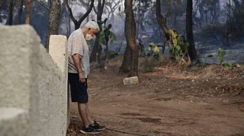 Πυρκαγιές: Σε ύφεση σε Κερατέα - Υπό μερικό έλεγχο στον Κουβαρά - Ακραίος κίνδυνος πυρκαγιάς αύριο