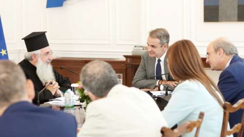 Συνάντηση Μητσοτάκη με Αρχιεπίσκοπο Κρήτης - "Σε πολύ θερμό και εποικοδομητικό κλίμα"