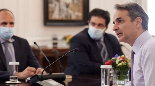 Δημοσκόπηση Metron Analysis: Μπροστά με 13,9% η ΝΔ - Θετικά κρίνει τον Μητσοτάκη 52% των πολιτών, μόλις 21% για Τσίπρα