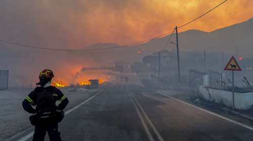 Φωτιά στη Χίο: Συνελήφθη οικιακή βοηθός για εμπρησμό από αμέλεια - Βελτιωμένη η εικόνα στα μέτωπα