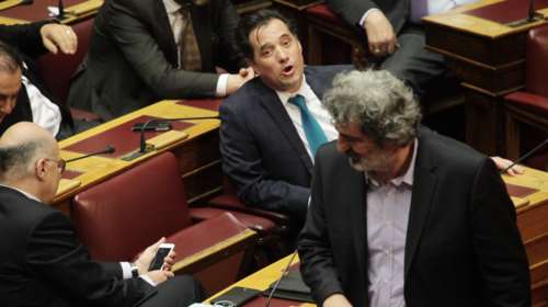 Ο Πολάκης &quot;αποκαλύπτει&quot; ότι η Μανωλίδου διαφωνεί με την φωτογράφιση του Dior στην Ακρόπολη- Μόνο που...