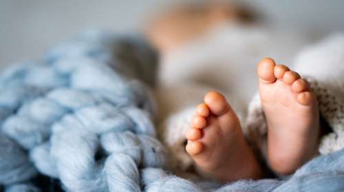 Εμπορία βρεφών στα Χανιά: "Λουκέτο" στην κλινική με τις εξωσωματικές - Πού θα μεταφερθεί το γενετικό υλικό