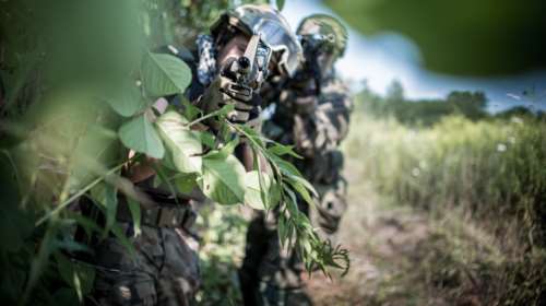 Αμερικανοί και Καναδοί πηγαίνουν να πολεμήσουν στην Ουκρανία -  Ανταποκρίθηκαν στην έκκληση Ζελένσκι