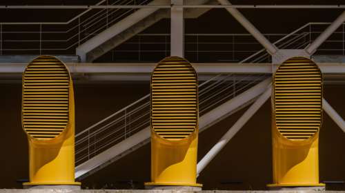 Η σημερινή Ελλάδα ως πύλη εμπορίου, κόμβος δεδομένων και με γραφεία ποιότητας