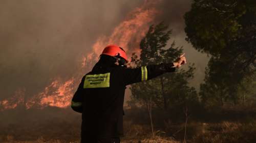 Σε εξέλιξη η πυρκαγιά στο όρος Φαλακρό στη Δράμα για δεύτερη ημέρα