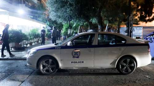 Ζωγράφου: Επίθεση σε καφετέρια - Φοιτητής τραυματίστηκε από φωτοβολίδα