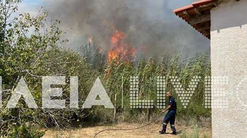 Πύργος: Διπλό μέτωπο πυρκαγιάς ξέσπασε ταυτόχρονα σε Σαρακίνα και Σπιάντζα, απομακρύνθηκαν κάτοικοι