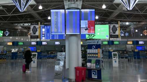 Σε καραντίνα 10 ημερών θα μπαίνουν όσοι Ελληνες ταξιδεύουν στη Γερμανία και είναι ανεμβολίαστοι