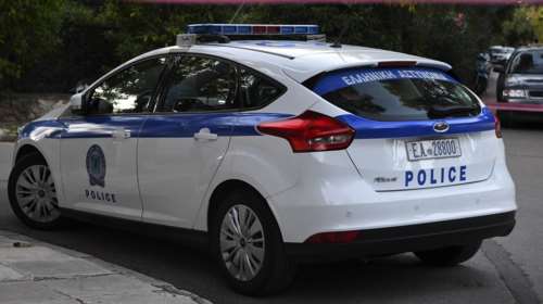 Σοκ στα Γιάννενα: Έβαλε τη σύζυγό του και το βρέφος τους στο ΙΧ και επιχείρησε να το ρίξει σε γκρεμό