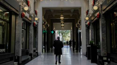 Κορονοϊός: &quot;Φλέγεται&quot; η Αττική με 2.156 κρούσματα - Ξανά πάνω από 1.000 η Θεσσαλονίκη