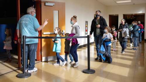 Εμβολιασμός παιδιών και εφήβων: Οι ειδικοί σας λύνουν όλες τις απορίες σε 19 ερωτήσεις και απαντήσεις