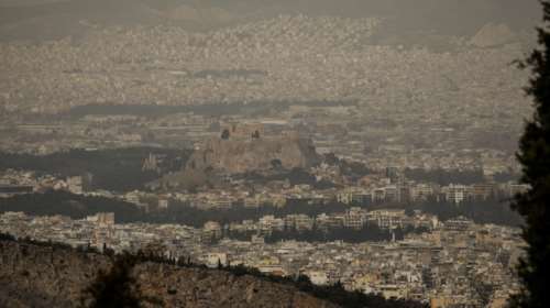 Καιρός: &quot;Κοκτέιλ&quot; βροχών και αφρικανικής σκόνης την Τετάρτη - Στους 20 βαθμούς ο υδράργυρος