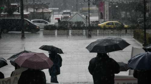 Βροχές και καταιγίδες στην Αττική - Μποτιλιάρισμα στους δρόμους - Live η κίνηση