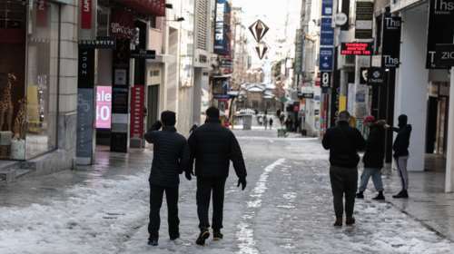 Κορονοϊός: 4.065 κρούσματα στην Αττική, 2.272 στη Θεσσαλονίκη - Στο &quot;κόκκινο&quot; ο Πειραιάς