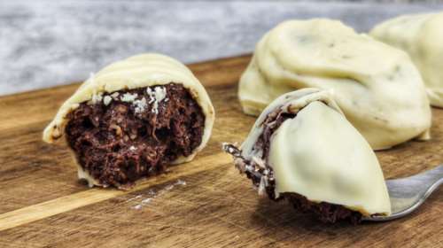 Τέλεια λευκά σοκολατάκια ψυγείου πολύ υγιεινά - Με 4 μόνο υλικά