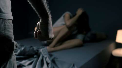 Καταπέλτης η Δικαιοσύνη για τον πατέρα που χτύπησε την κόρη του στο Κάβο Ντόρο: Στη φυλακή χωρίς αναστολή