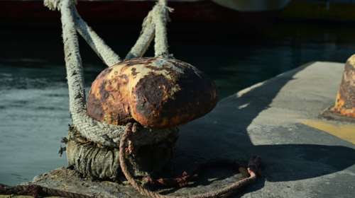 Δεμένα τα πλοία στα λιμάνια την Τετάρτη, 9 Απριλίου - H ΠΝΟ συμμετέχει στην 24ωρη απεργία της ΓΣΕΕ