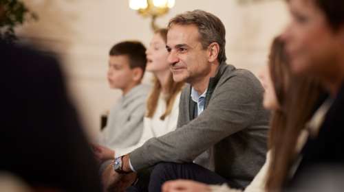 Politico: Ο Άγιος Βασίλης ξεχωρίζει τους "άτακτους" και τους "καλούς" ηγέτες – Τι γράφει για τον Κυριάκο Μητσοτάκη