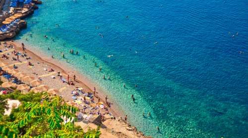 Καιρός για παραλία το τριήμερο - Σε ποιες περιοχές ο υδράργυρος θα αγγίξει τους 40 βαθμούς