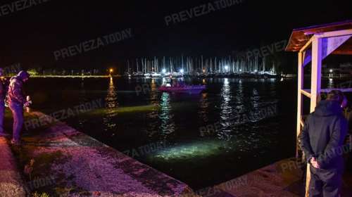 Πρέβεζα: Νεκρή 30χρονη που έπεσε στη θάλασσα με αυτοκίνητο - Βγήκαν σώες άλλες δύο γυναίκες [εικόνες]