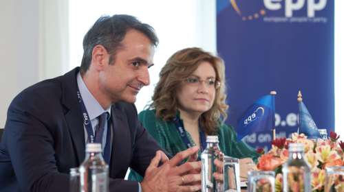 ΣΥΡΙΖΑ: Ο Μητσοτάκης θα αποπέμψει την Σπυράκη ή θα κάνει πως δεν την γνωρίζει όπως την Καϊλή;