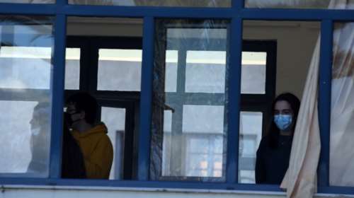 Μυτιλήνη - Νέο &quot;χτύπημα&quot; από την καθηγήτρια που δεν φοράει μάσκα - &quot;Ο κορονοϊός δεν είναι τόσο σημαντικός&quot; [βίντεο]