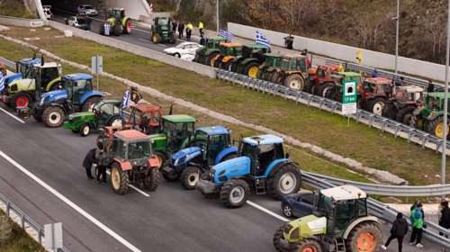 Η "κάθοδος" των αγροτών στην Αθήνα: Συνεδριάζουν για τη συνάντηση με Μητσοτάκη - "Πάμε με μικρό καλάθι"