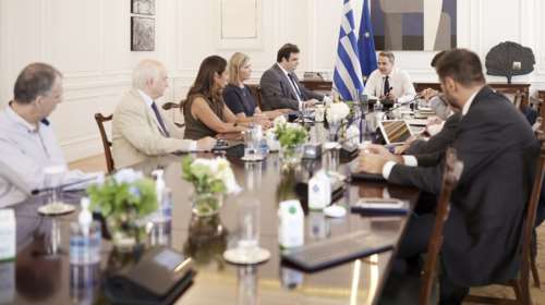 Ο Μητσοτάκης στο υπουργείο Παιδείας: Σύντομα θα διαθέτουμε και μη κρατικά πανεπιστήμια, διορθώνουμε την ανορθογραφία