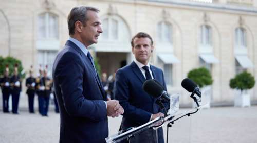 Τηλεφωνική επικοινωνία Μητσοτάκη με τον Εμανουέλ Μακρόν - Τι συζήτησαν