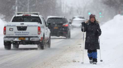Η θύελλα του αιώνα στις ΗΠΑ: Χωρίς ρεύμα χιλιάδες άνθρωποι - Βρίσκουν νεκρούς σε αυτοκίνητα και στους δρόμους