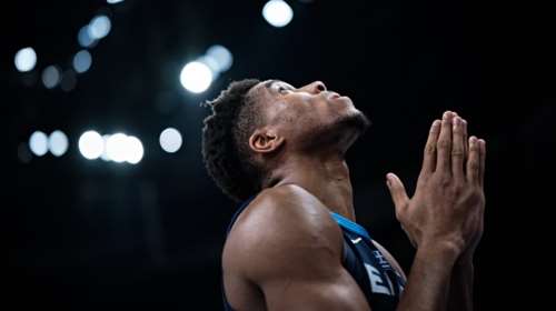 Forbes: Ο Γιάννης Αντετοκούνμπο τέταρτος πιο ακριβοπληρωμένος στο NBA - Ποιος παίκτης βρίσκεται στην κορυφή