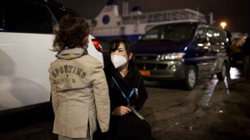 Εμβολιασμοί αστέγων στο λιμάνι του Πειραιά παρουσία Τσιόδρα, μετά από πρωτοβουλία Μητσοτάκη [εικόνες]