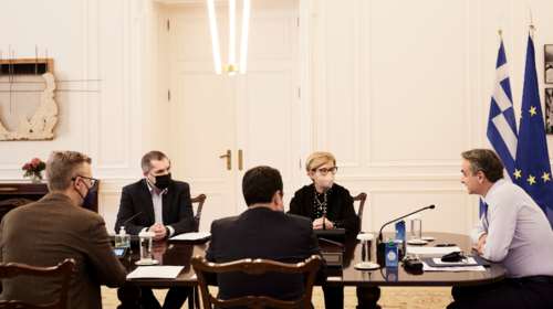 Μητσοτάκης: Δυνατότητα αναδοχής παιδιών σε ανθρώπους με HIV - Πλήρης ένταξη των οροθετικών στην άυλη συνταγογράφηση