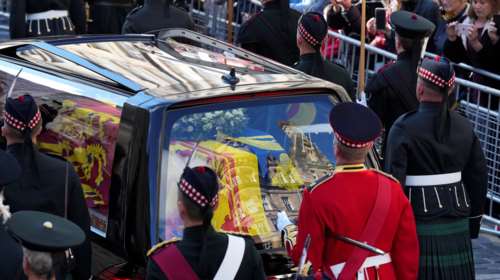 Βασίλισσα Ελισάβετ: Το τελευταίο ταξίδι προς το Λονδίνο - Βήμα-βήμα όλο το τελετουργικό έως την κηδεία