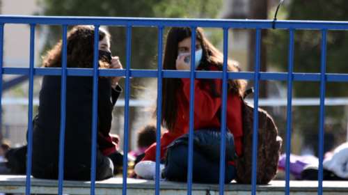 Ανοίγουν τα Λύκεια στις 12 Απριλίου με self test - Ακολουθούν Γυμνάσια και Δημοτικά