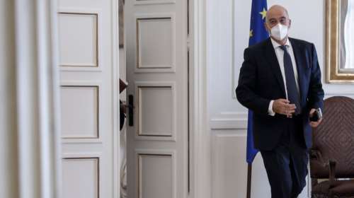 Κορονοϊός: Σε καραντίνα ο Νίκος Δένδιας - Ήρθε σε επαφή με κρούσμα