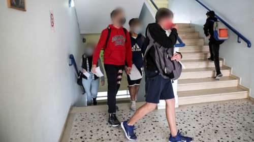 Ανοιγμα σχολείων: Πώς θα επιστρέψουν οι μαθητές - Τι ισχύει για τους ανεμβολίαστους αν βρεθεί κρούσμα - Πότε κλείνει το τμήμα