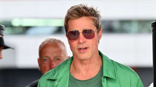 Ο Μπραντ Πιτ εμφανίστηκε με κατακόκκινο πρόσωπο σε αγώνα baseball - Χαμός στα social media