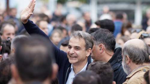 Αχαΐα: Γιατί η εμφάνιση Μητσοτάκη δείχνει ότι ξεκίνησε η προεκλογική εκστρατεία - Η πρώτη γαλάζια τοπική μετά από 22 χρόνια