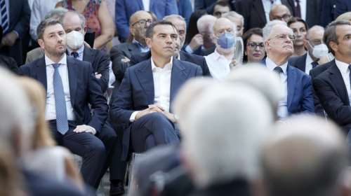 Εκλογές 2023: Η αυτοδυναμία Μητσοτάκη, η &quot;προοδευτική κυβέρνηση&quot; Τσίπρα και ο &quot;άγνωστος Χ&quot; πρωθυπουργός του Ανδρουλάκη