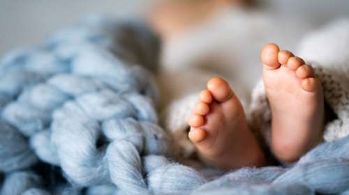 Κύκλωμα εμπορίας βρεφών δρούσε επί μία 10ετία: Από τις 70 χιλ. ευρώ η ταρίφα - Ο &quot;αρχηγός&quot; γυναικολόγος και οι παρένθετες μητέρες