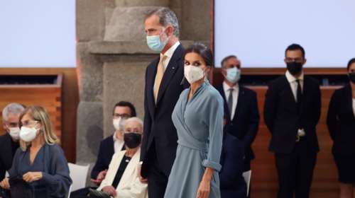 Η ντουλάπα της βασίλισσας Λετίσια: Διδάσκει μόδα και στιλ με τα φθινοπωρινά της λουκ