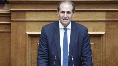 Ο Απόστολος Βεσυρόπουλος υπέστη ανακοπή καρδιάς: Μάχη των γιατρών να τον επαναφέρουν