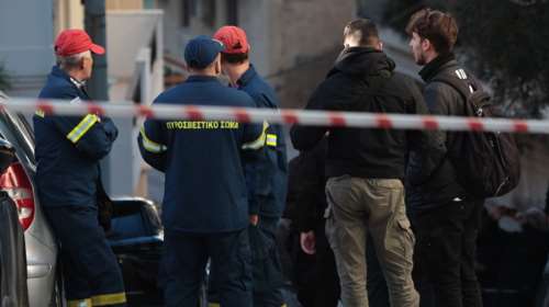 Κυψέλη: Ανδρας μαχαίρωσε τη γυναίκα του στον λαιμό και έπεσε από την ταράτσα - Βρέθηκε ιδιόχειρο σημείωμα